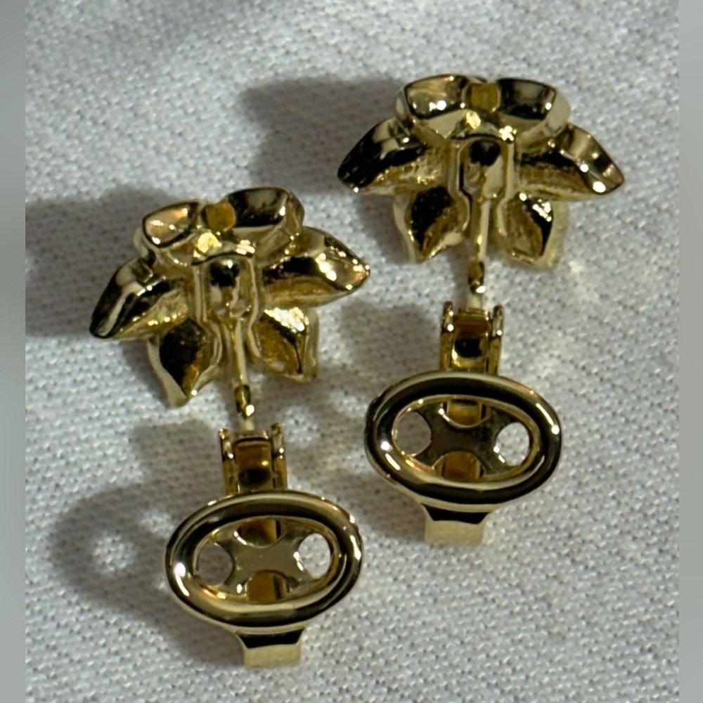 Nina Ricci Clip On Earrings - Picture 2 of 14